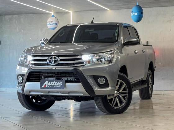 TOYOTA HILUX 2.8 SR 4X4 CD 16V DIESEL 4P AUTOMÁTICO TOYOTA HILUX 2.8 SR 4X4 CD 16V DIESEL 4P AUTOMÁTICO